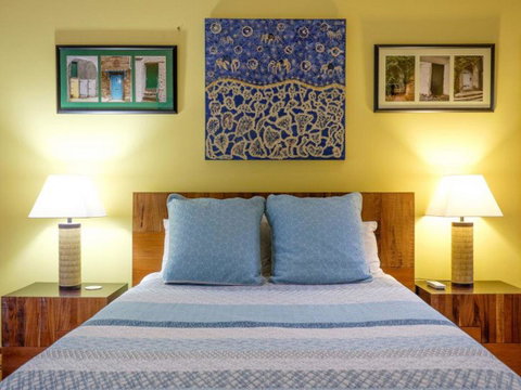 Five Bimba (Tractor House) - Australia Accommodation 5