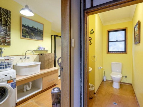 Five Bimba (Tractor House) - Australia Accommodation 15