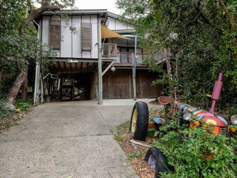 Five Bimba (Tractor House) - Australia Accommodation 0