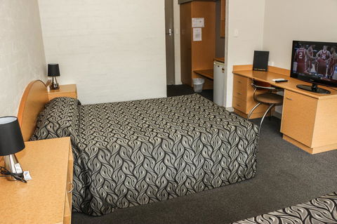 Salisbury Hotel Motel - Australia Accommodation 9