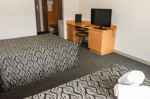 Salisbury Hotel Motel - Australia Accommodation 16