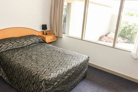 Salisbury Hotel Motel - Australia Accommodation 23