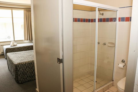 Salisbury Hotel Motel - Australia Accommodation 13