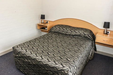 Salisbury Hotel Motel - Australia Accommodation 22