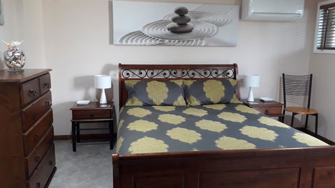 Private Apartment With Scenic Gardens - Australia Accommodation 4