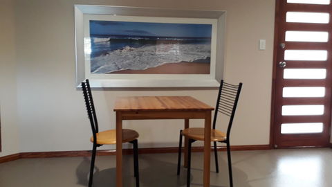 Private Apartment With Scenic Gardens - Australia Accommodation 8