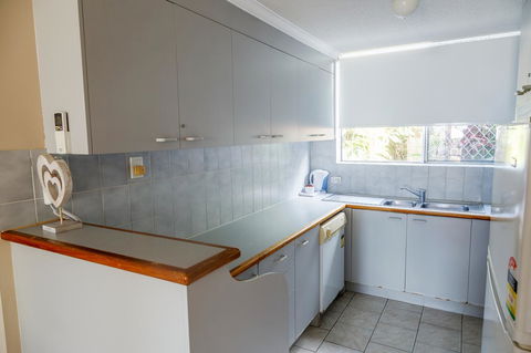Crystal Beachfront Apartments - Australia Accommodation 14