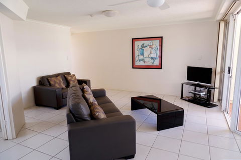 Crystal Beachfront Apartments - Australia Accommodation 27