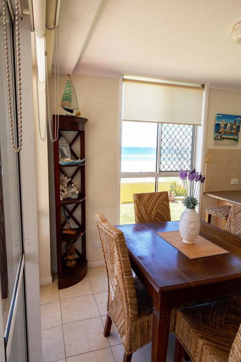 Crystal Beachfront Apartments - Australia Accommodation 7
