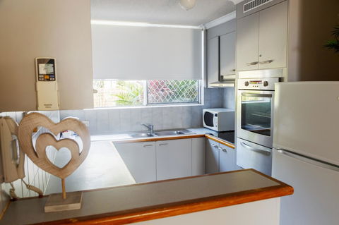 Crystal Beachfront Apartments - Australia Accommodation 8