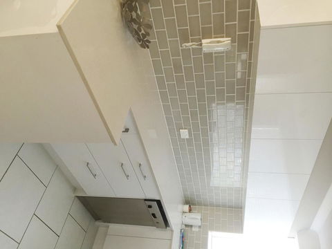 Crystal Beachfront Apartments - Australia Accommodation 38