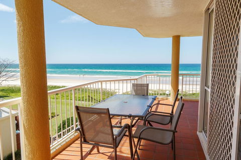 Crystal Beachfront Apartments - Australia Accommodation 11