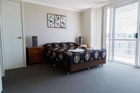 Crystal Beachfront Apartments - Australia Accommodation 9