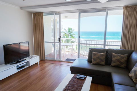 Crystal Beachfront Apartments - Australia Accommodation 37