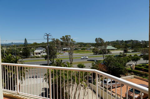 Crystal Beachfront Apartments - Australia Accommodation 23