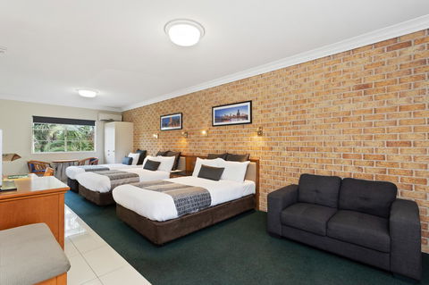 Coopers Colonial Motel - Australia Accommodation 16