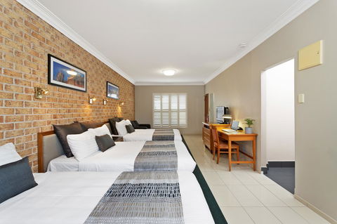 Coopers Colonial Motel - Australia Accommodation 3