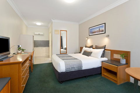 Coopers Colonial Motel - Australia Accommodation 35