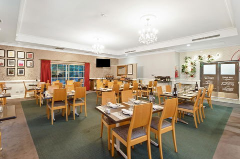 Coopers Colonial Motel - Australia Accommodation 11