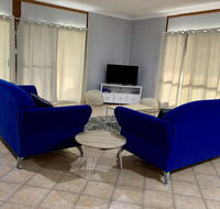 Bees Place - 3 bedroom home on 10 acres of land with distant ocean views - Australia Accommodation
