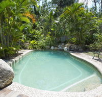 John's Tropical Island Home - Australia Accommodation