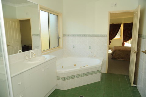 Waterfront At White Patch - Australia Accommodation 17