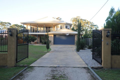Waterfront At White Patch - Australia Accommodation 16