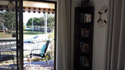 Cloud 8 On Welsby - Australia Accommodation 15