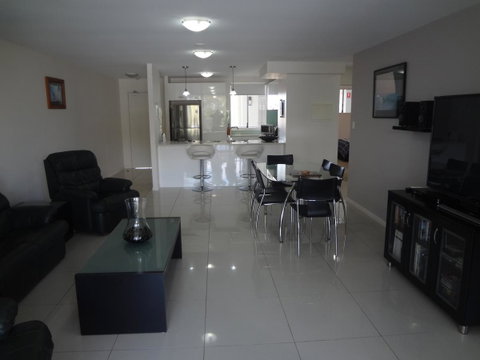 Keith's Sister - Australia Accommodation 13