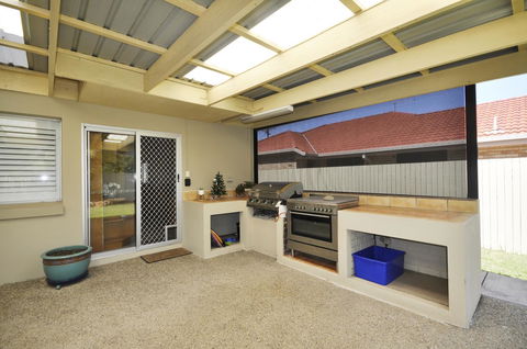 Ocean Wave - Australia Accommodation 0