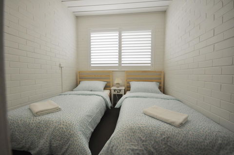 Ocean Wave - Australia Accommodation 15