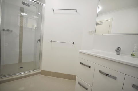 Ocean Wave - Australia Accommodation 14
