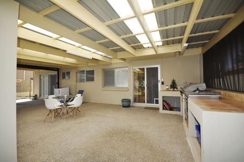 Ocean Wave - Australia Accommodation 20