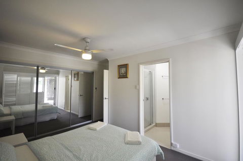 Ocean Wave - Australia Accommodation 13