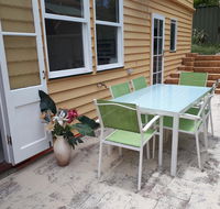 Retro Beach Flat - Australia Accommodation