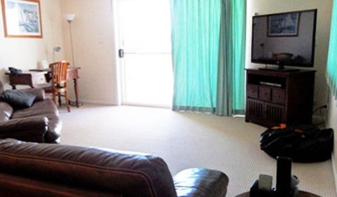 Sylvan Beach Resort - Australia Accommodation 23