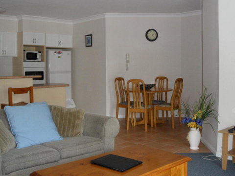 Sylvan Beach Resort - Australia Accommodation 33