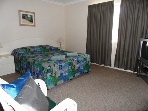 Sylvan Beach Resort - Australia Accommodation 28