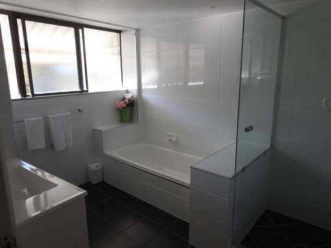 Placid Waters Holiday Apartments - Australia Accommodation 10