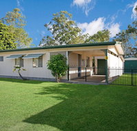Lowset pet friendly cottage - Sunset Ave Bongaree - Australia Accommodation