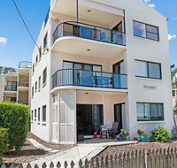 Quiet location across from waterfront - South Esp Bongaree - Australia Accommodation