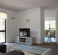 Close to Surf Beach Surf Club Hotel and Shops - Boyd St Woorim - Australia Accommodation