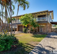 Family Holiday Haven on Boronia 100m to Beach - Australia Accommodation