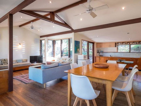 Laguna House - Australia Accommodation 0
