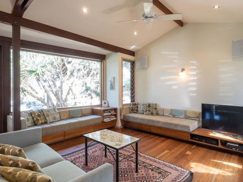 Laguna House - Australia Accommodation 14