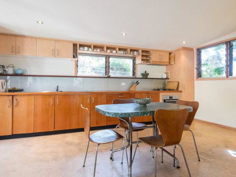 Laguna House - Australia Accommodation 11