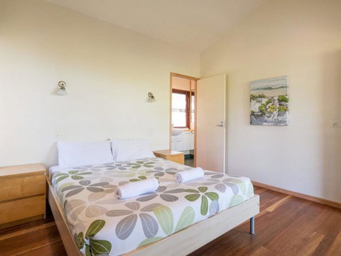 Laguna House - Australia Accommodation 3