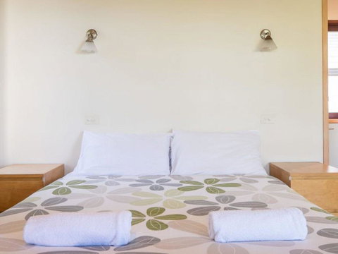 Laguna House - Australia Accommodation 15
