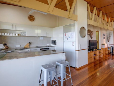 Claytons 1 By Discover Stradbroke - Australia Accommodation 21