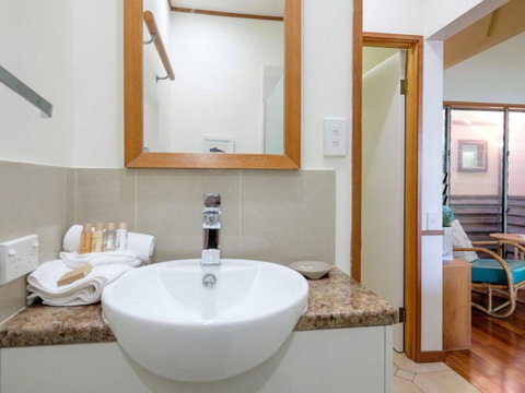 Claytons 1 By Discover Stradbroke - Australia Accommodation 10